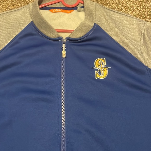 CBUK by cutter and buck Mariners Zip jacket. Size L - Picture 2 of 10